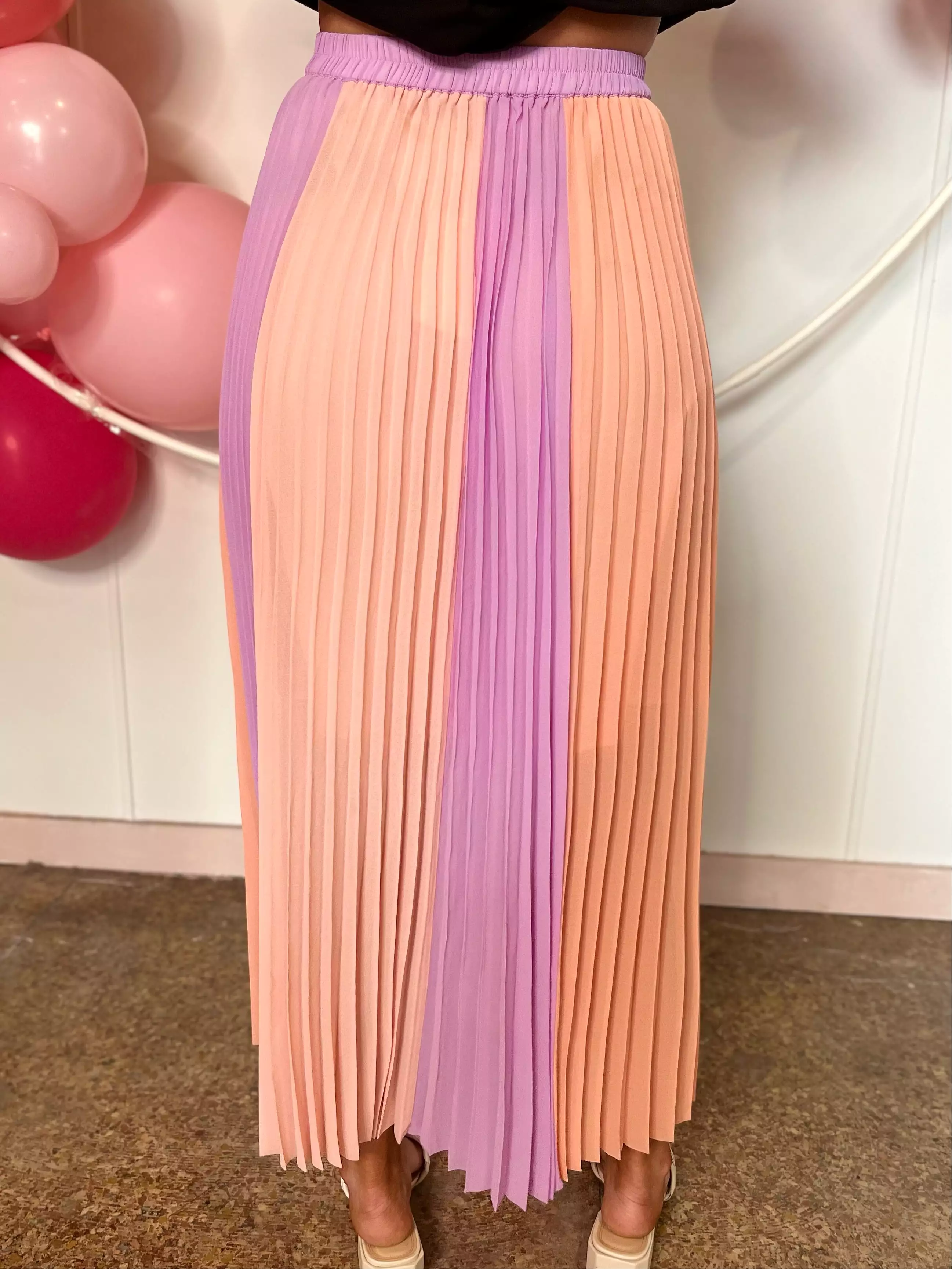 COLOR BLOCK PLEATED SKIRT - LAVENDER/CORAL