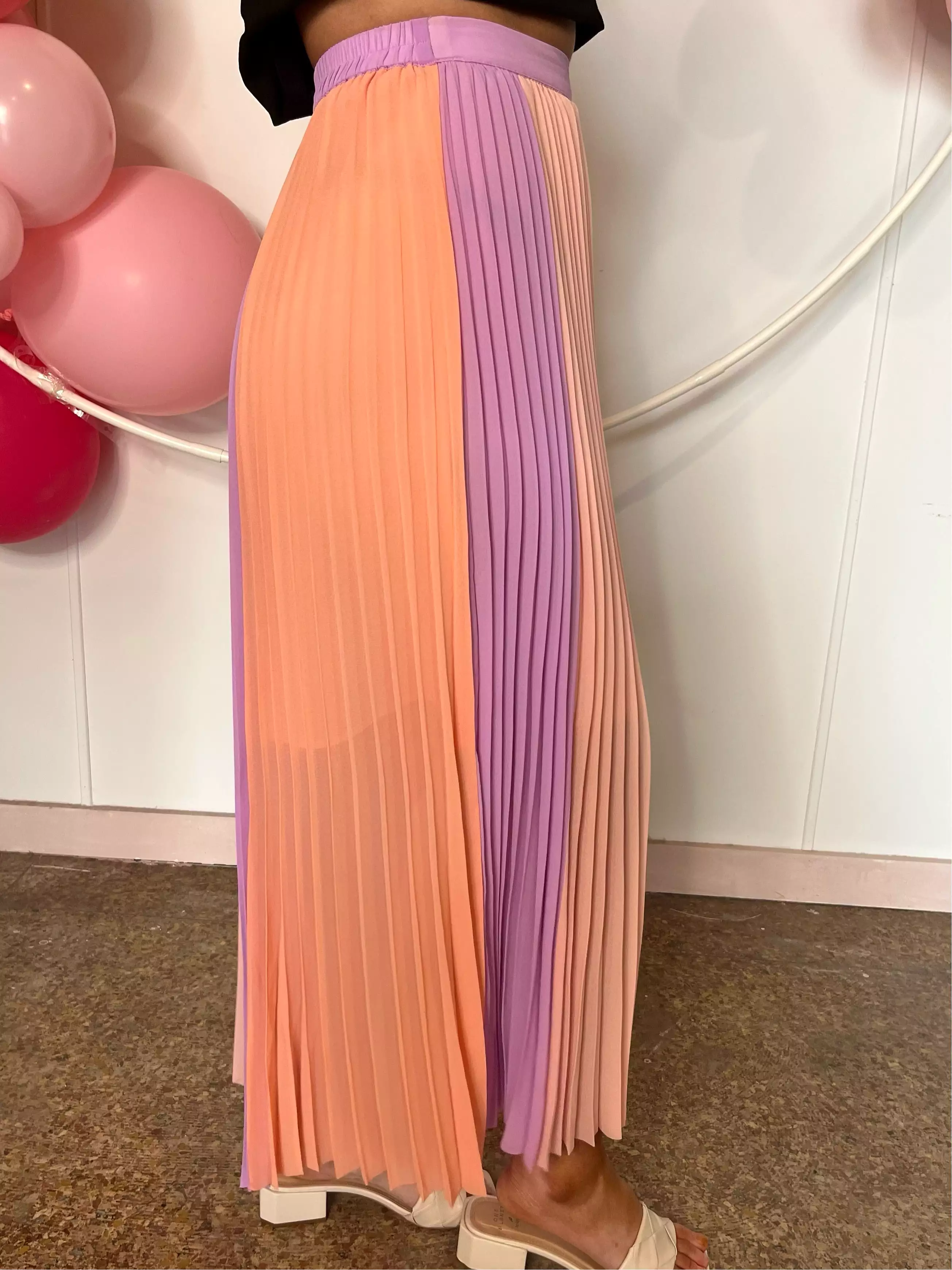 COLOR BLOCK PLEATED SKIRT - LAVENDER/CORAL