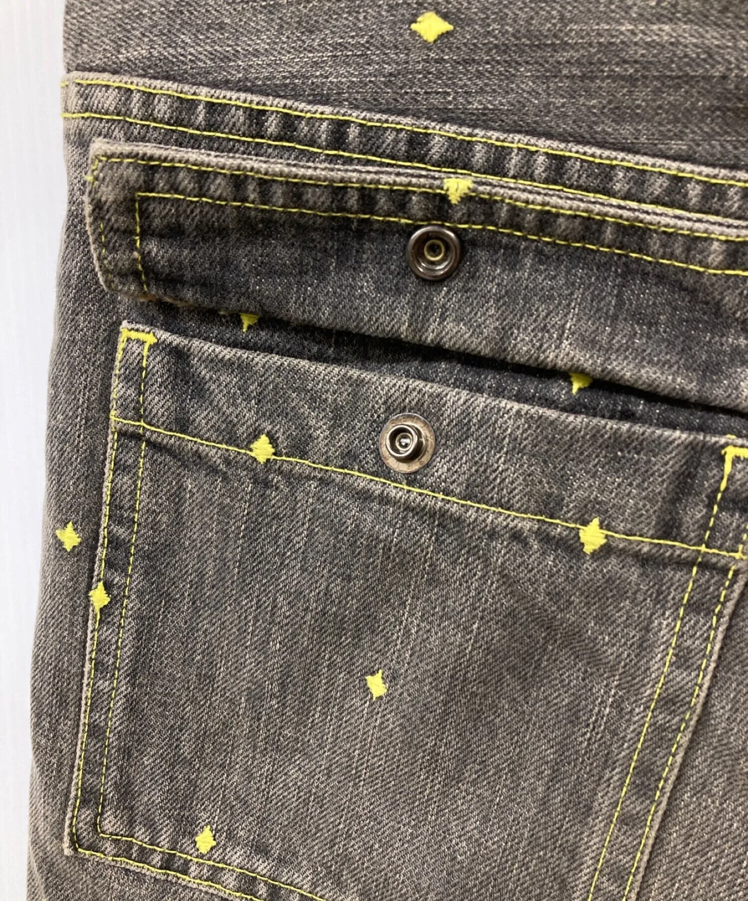 [Pre-owned] UNDERCOVERISM 02SS HAZE Period Diamond Pattern Embroidered Vintage Process Denim Pants J235