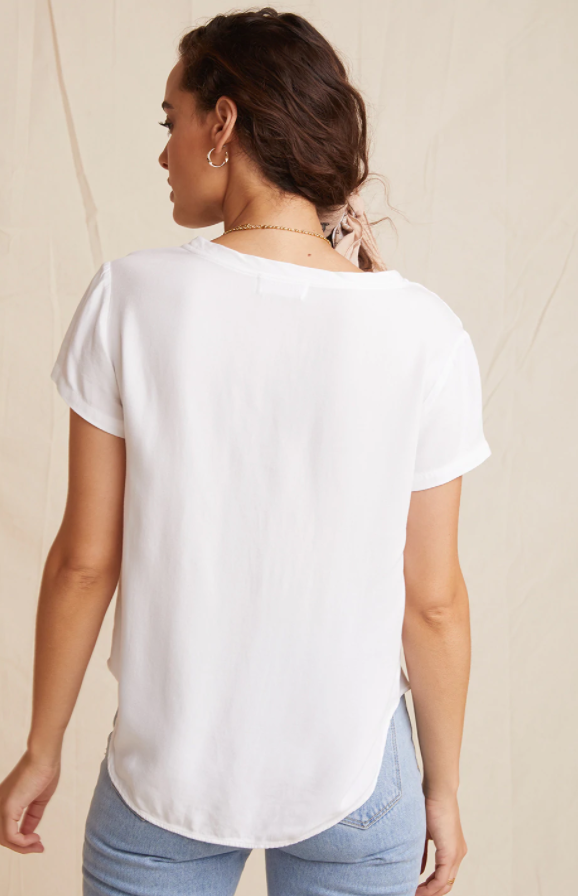 White v neck tee